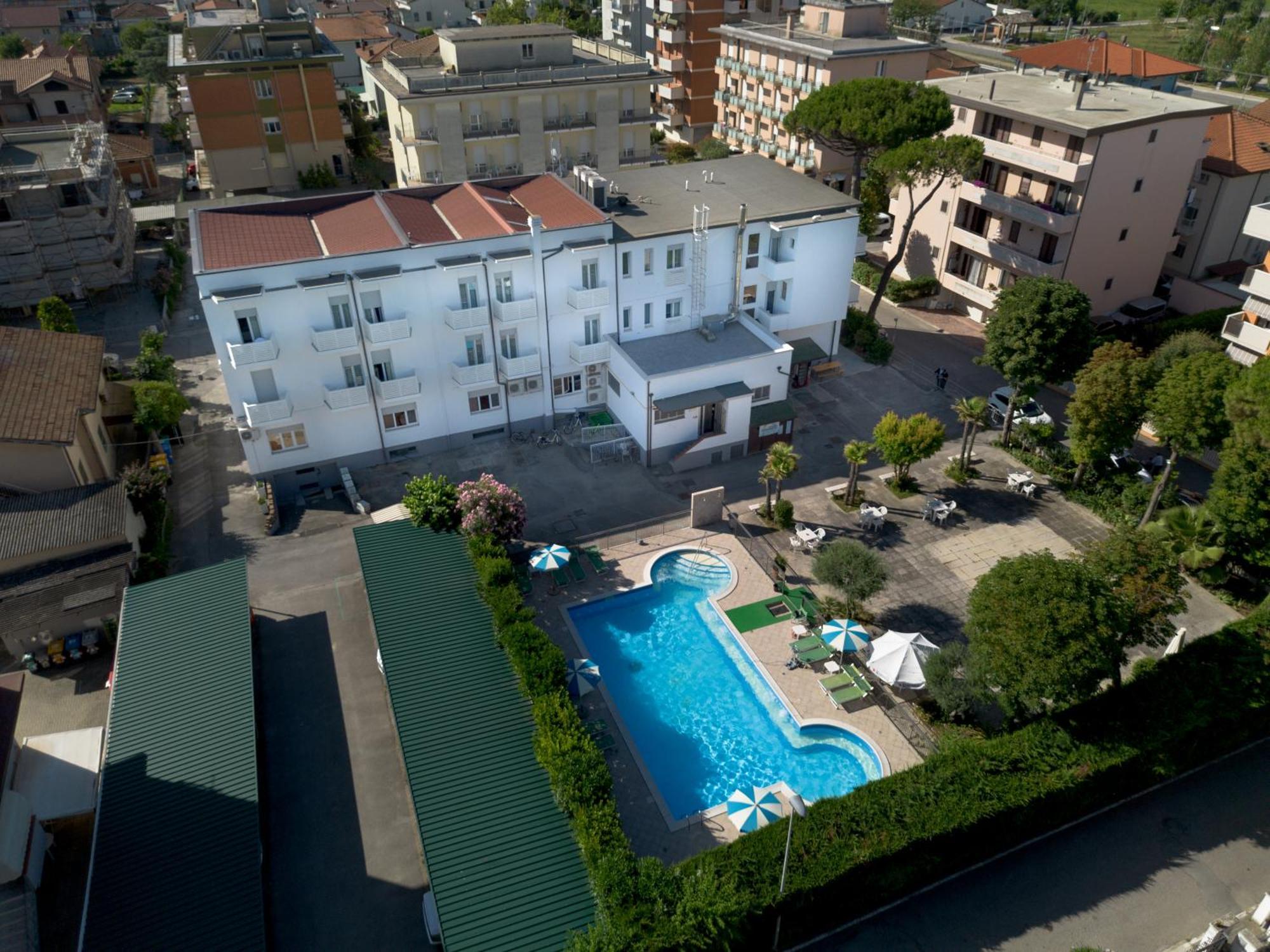 Hotel Vannini Rímini Exterior foto