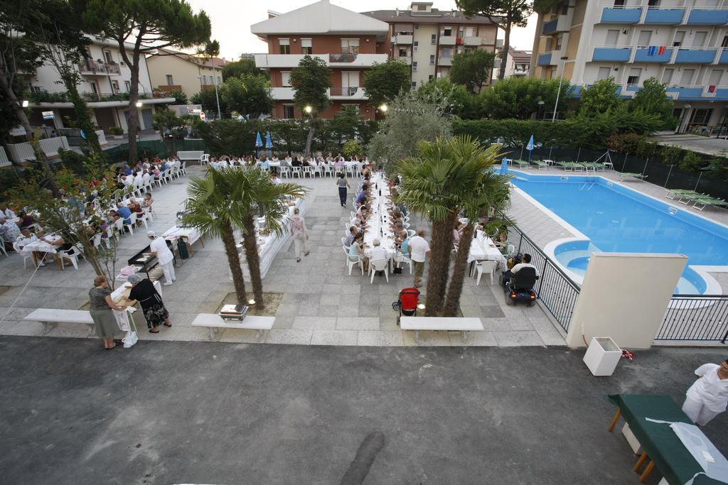 Hotel Vannini Rímini Exterior foto