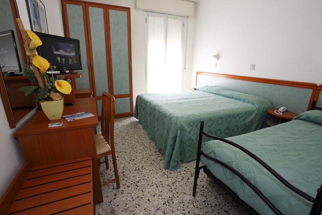 Hotel Vannini Rímini Habitación foto